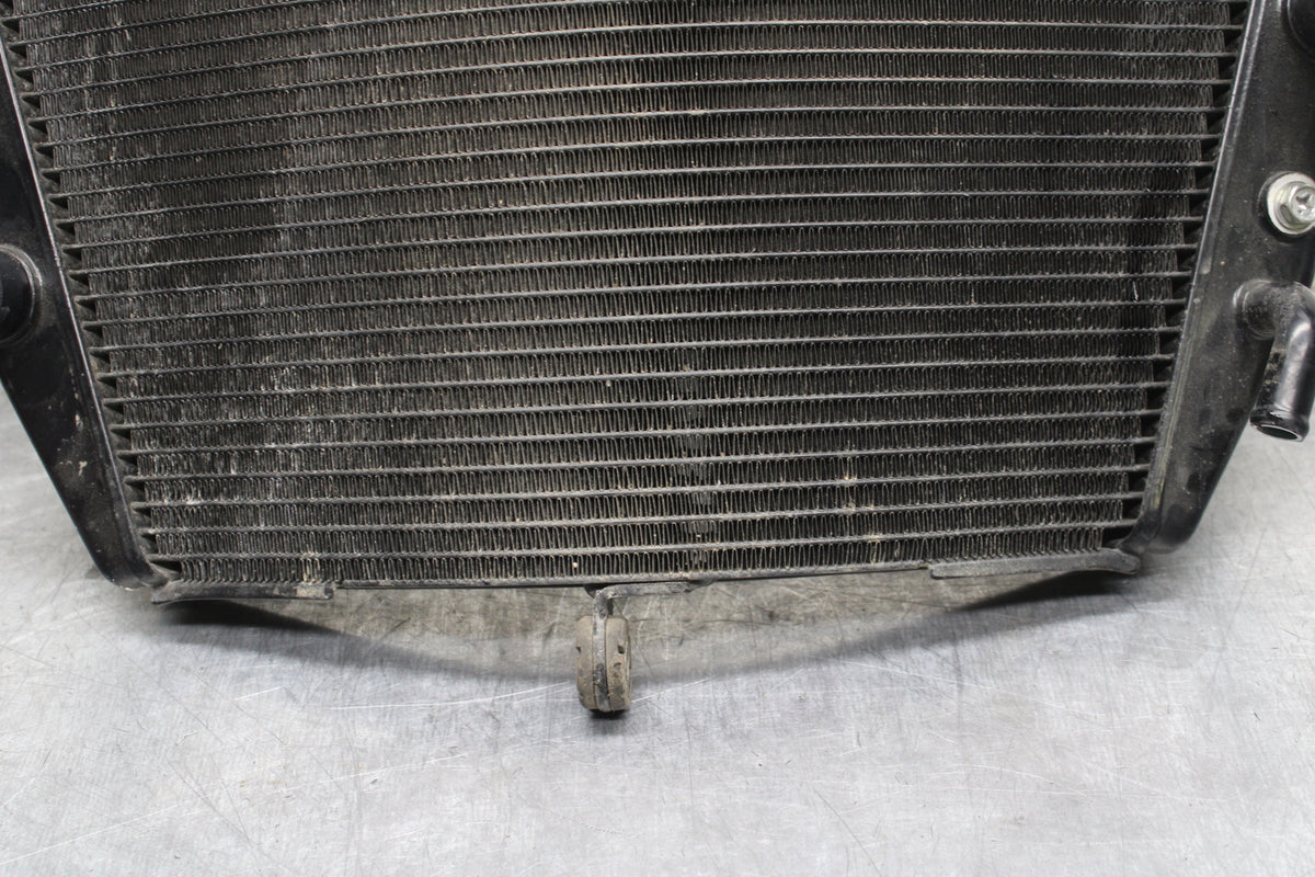 09 SUZUKI GSXR600 ENGINE RADIATOR MOTOR COOLER COOLING RADIATER BB759