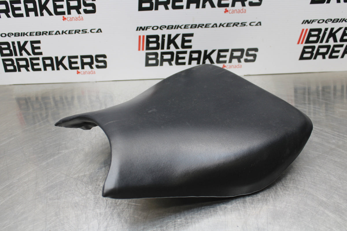 06-07 HONDA CBR1000RR FRONT DRIVERS SEAT PAD SADDLE PILLION BB166