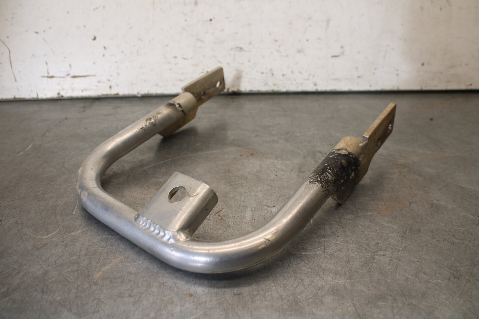 01-05 YAMAHA RAPTOR 660R REAR BACK BUMPER GRAB BAR BB695