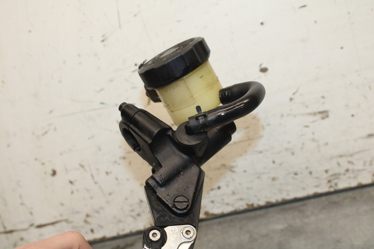 93 SUZUKI GSXR750W FRONT BRAKE MASTER CYLINDER w/ LEVER  BB112