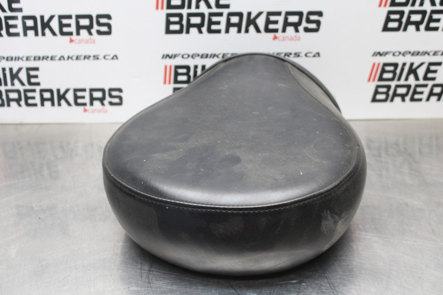 03-08 KAWASAKI VULCAN 1600 REAR BACK PASSENGER SEAT BB196