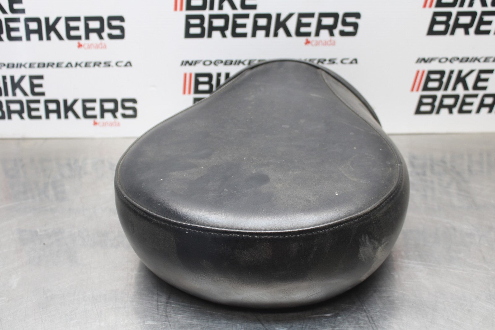 03-08 KAWASAKI VULCAN 1600 REAR BACK PASSENGER SEAT BB196