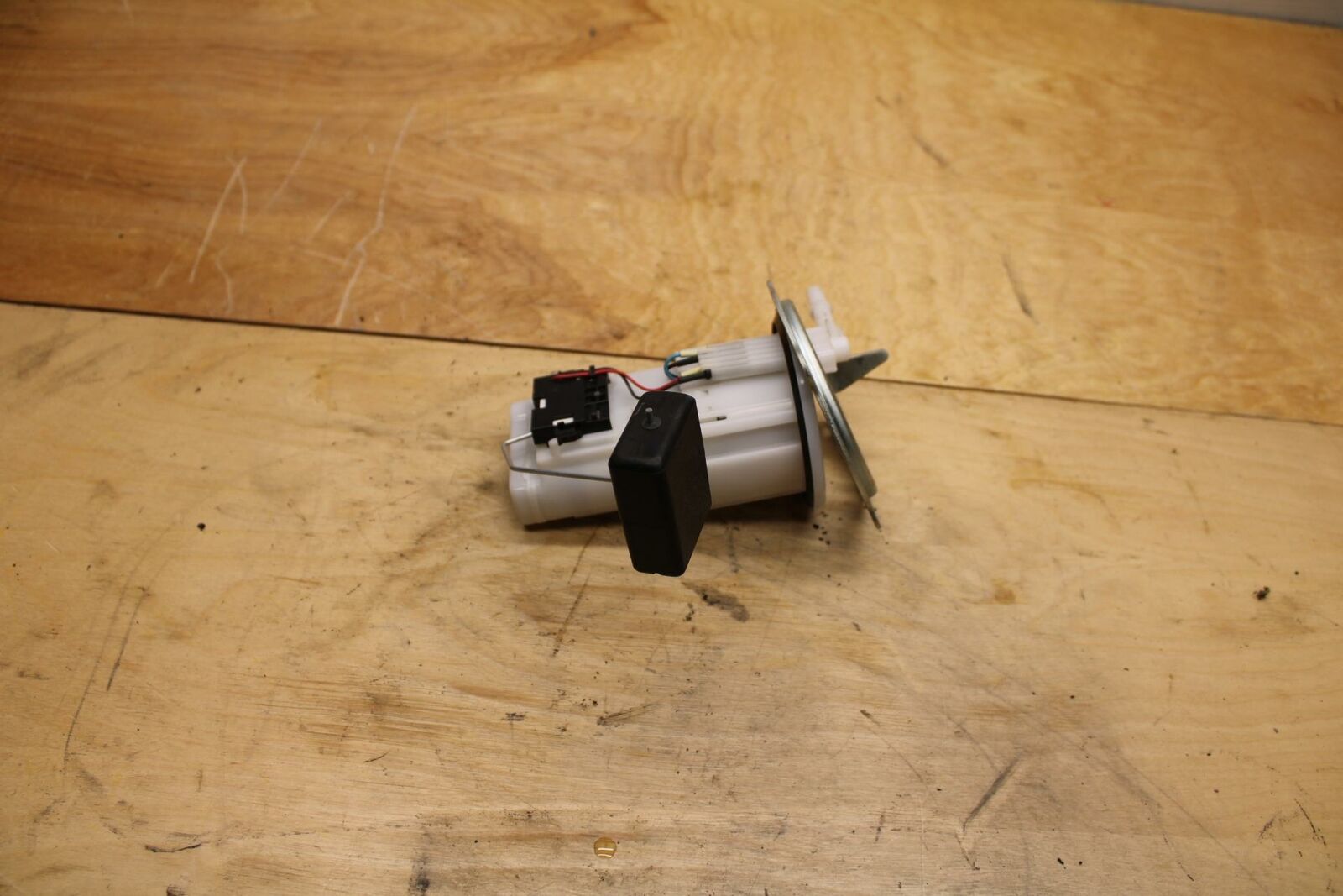 18-21 YAMAHA XSR700 FUEL PUMP GAS PETROL SENDER UNIT BB323