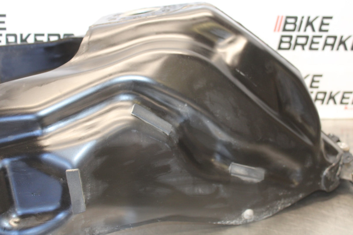 19 BMW F750GS GAS TANK FUEL CELL PETROL RESERVOIR BB938