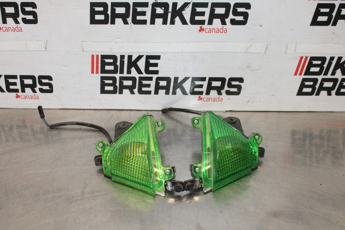 04-05 KAWASAKI NINJA ZX10R AFTERMARKET FRONT LEFT RIGHT TURN SIGNALS LIGHT BB931