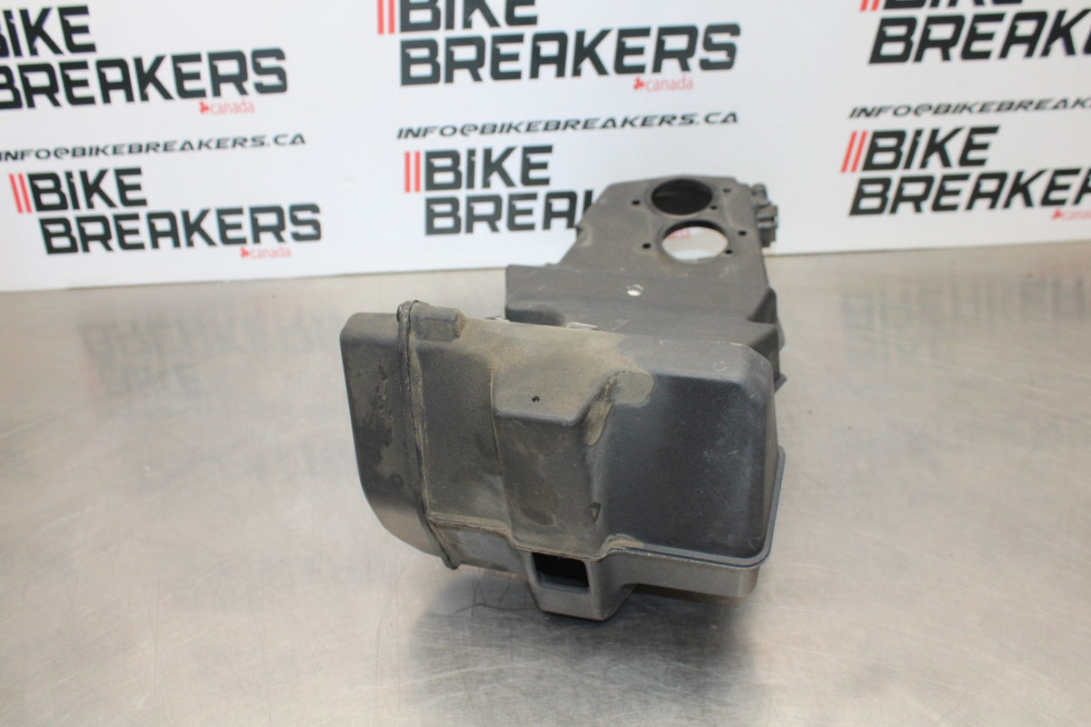 05-06 VICTORY KINGPIN DELUXE AIRBOX AIR INTAKE FILTER BOX BB195