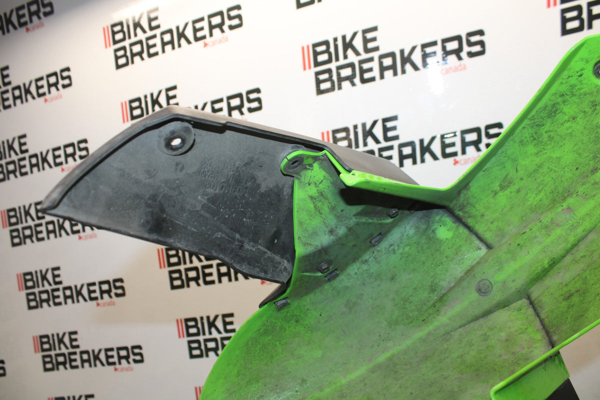 04-05 KAWASAKI NINJA ZX10R FRONT WHEEL FENDER COWL FAIRING BB931