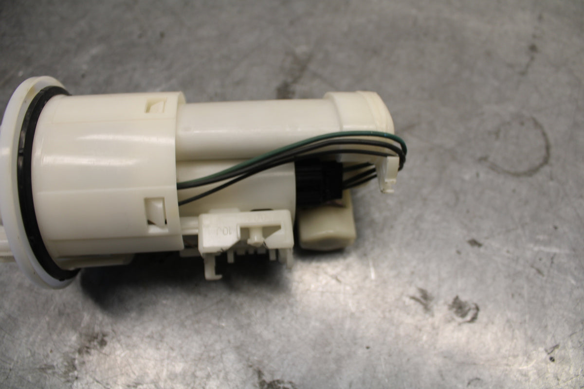 07-08 YAMAHA YZF R1 FUEL PUMP GAS PETROL SENDER UNIT 4C8-13907-01-00  BB676