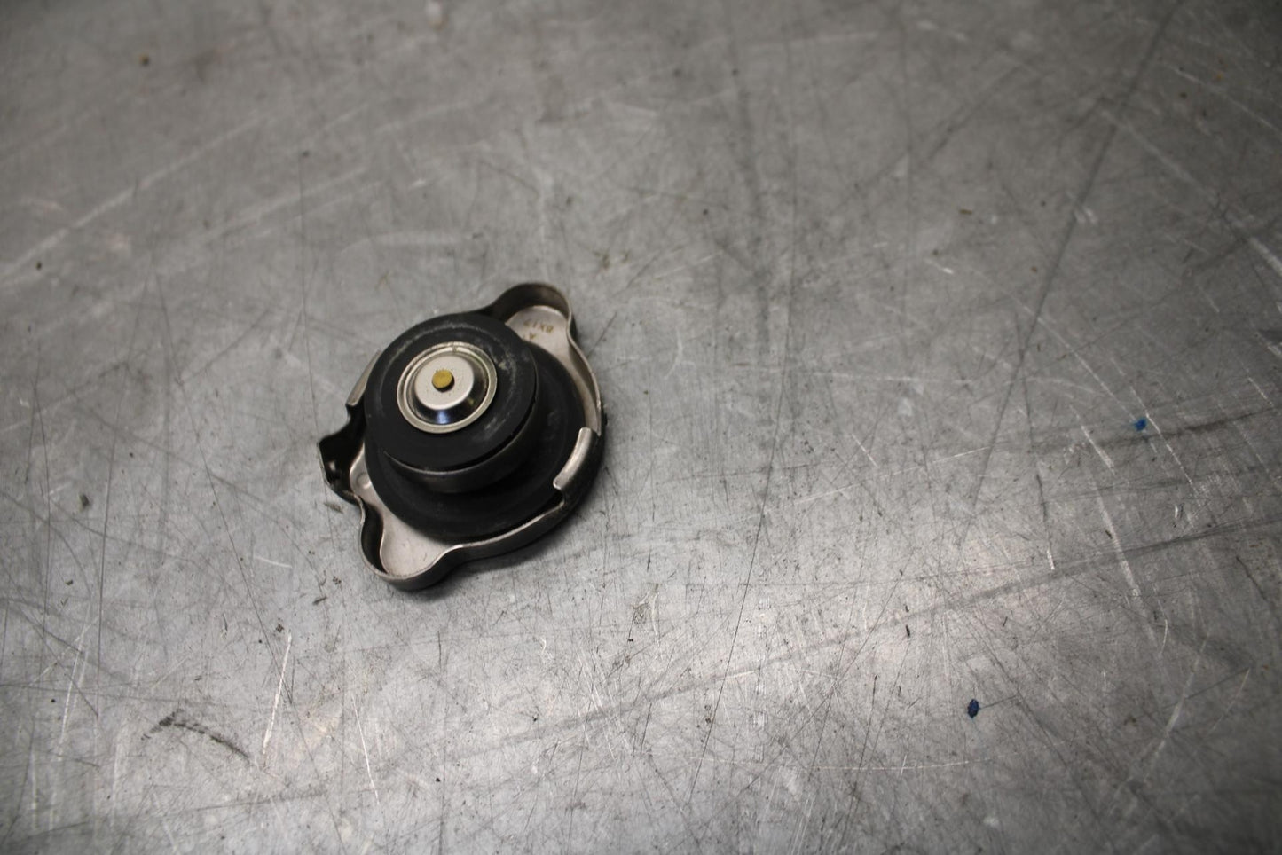 18 KAWASAKI Z 400 RADIATOR CAP BB469