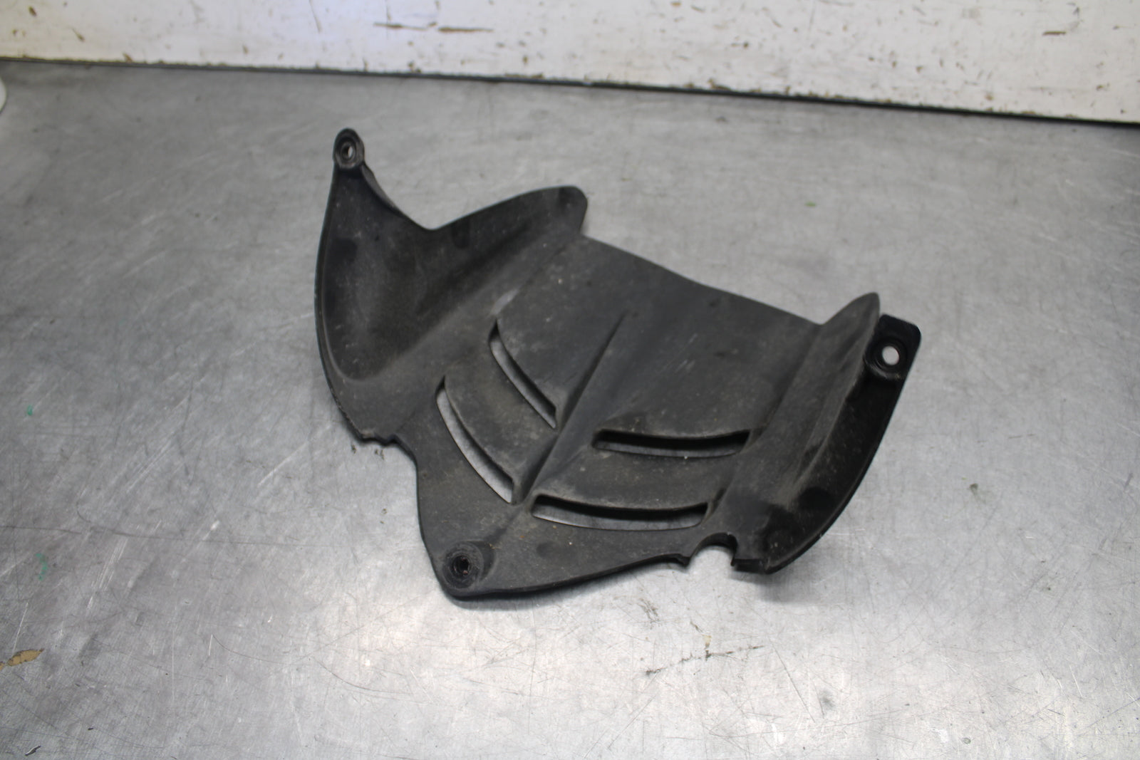 09-12 KAWASAKI NINJA ZX6R REAR BACK WHEEL TIRE HUGGER FENDER 35023-0171 BB698