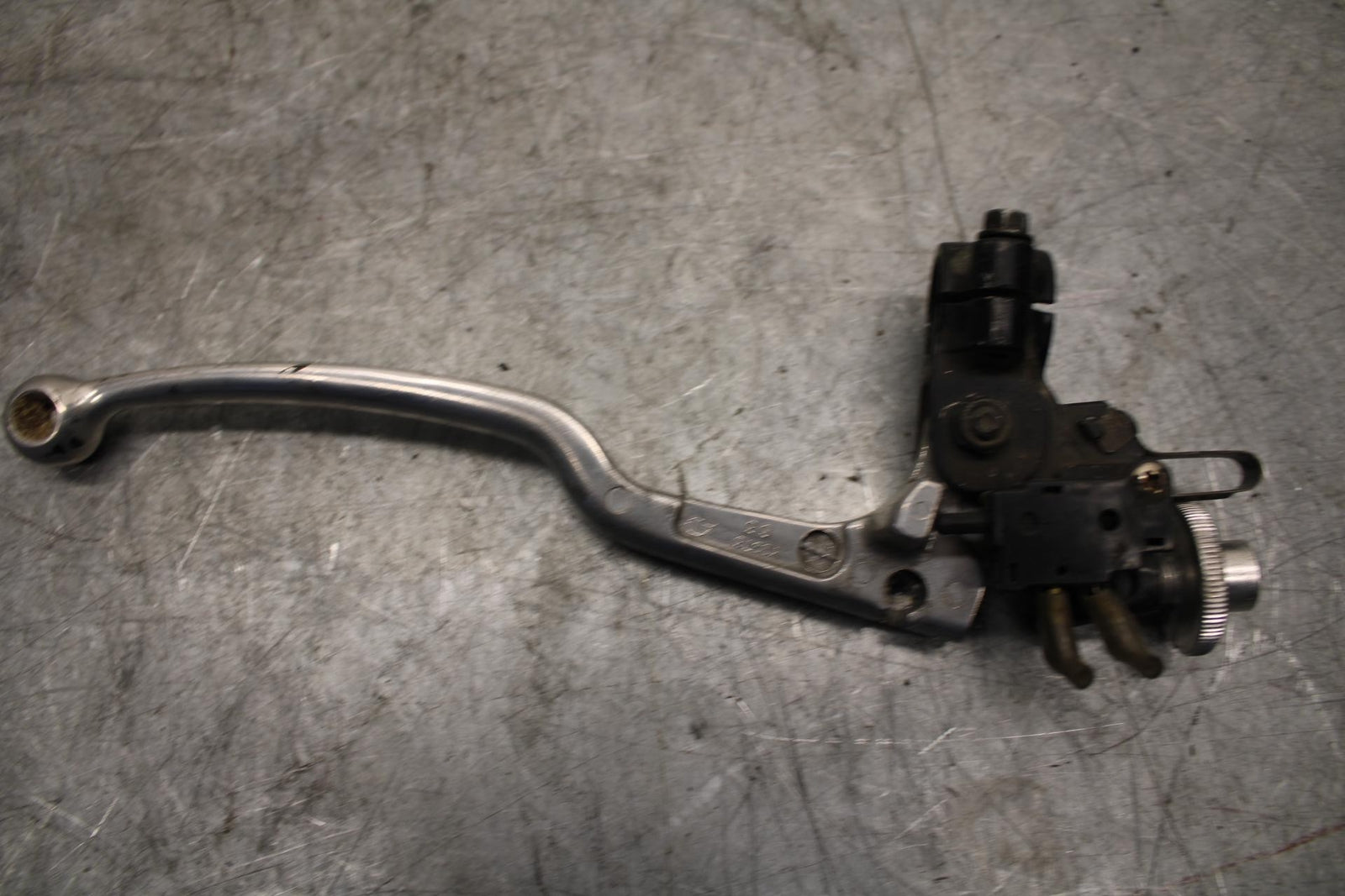 2003 Yamaha YZF R6 CLUTCH PERCH MOUNT WITH LEVER  BB539