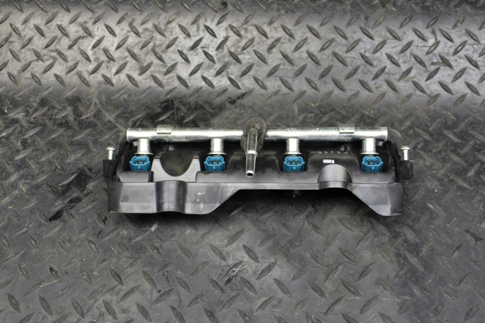 08-16 YAMAHA YZF R6 R6R 2C0 SECONDARY FUEL INJECTORS TOP AIRBOX GAS RAIL BB178