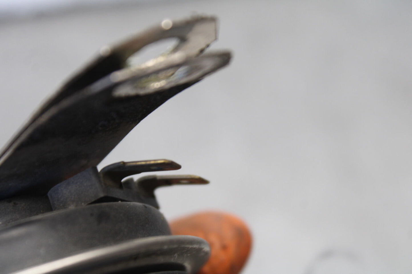 05-06 SUZUKI GSXR1000 HORN SIGNAL 38501-23E11 BB663