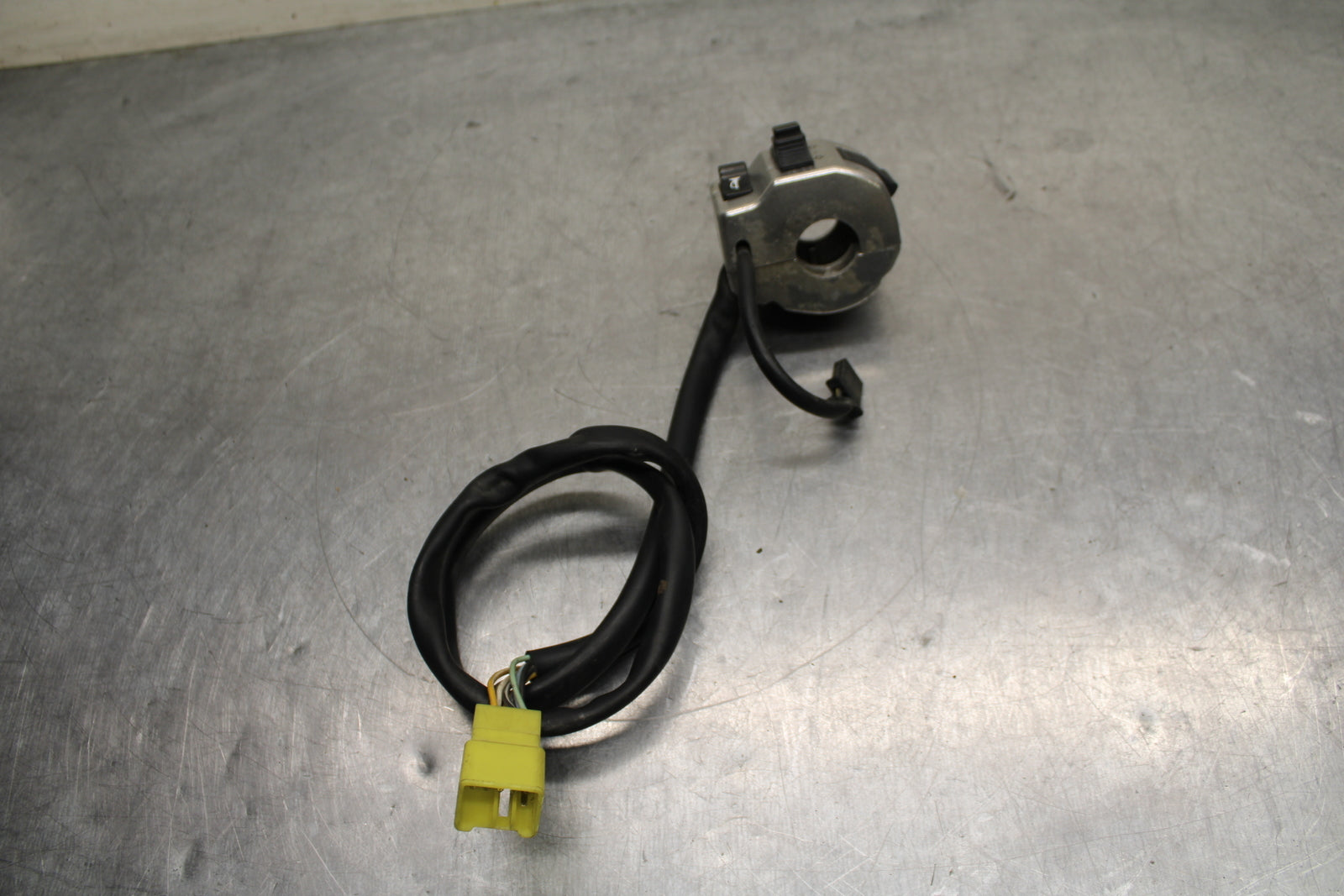 00 SUZUKI INTRUDER 1500 VL1500 LEFT HANDLE HORN SIGNALS SWITCH BB761 