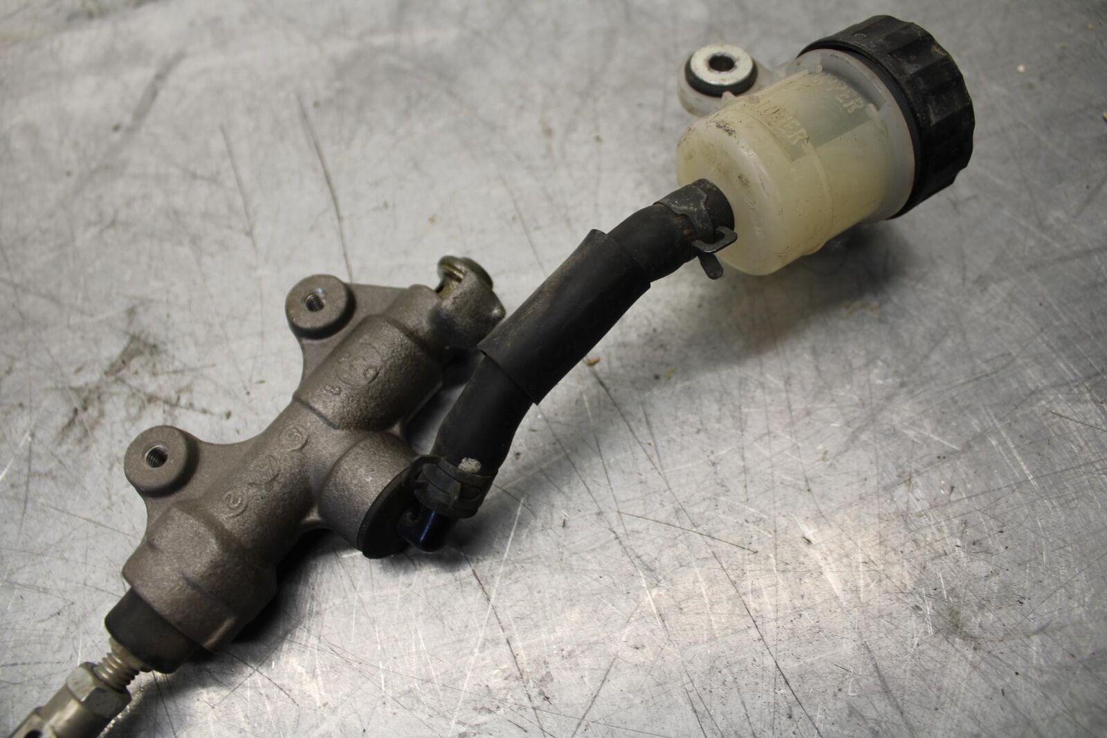 2008 Yamaha YZF R6 REAR  BRAKE MASTER CYLINDER W RESERVOIR 2C0-2583V-01-00 BB521