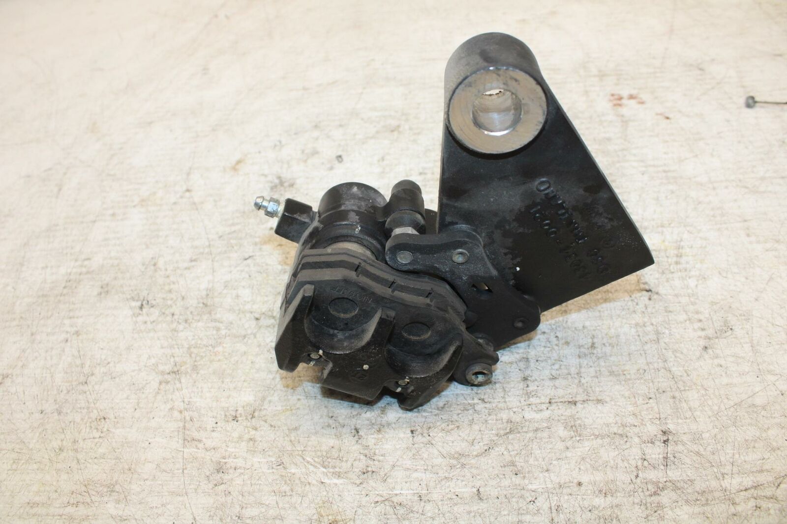 12-13 KAWASAKI EX300 NINJA REAR BACK BRAKE CALIPER W MOUNT BRACKET BB373