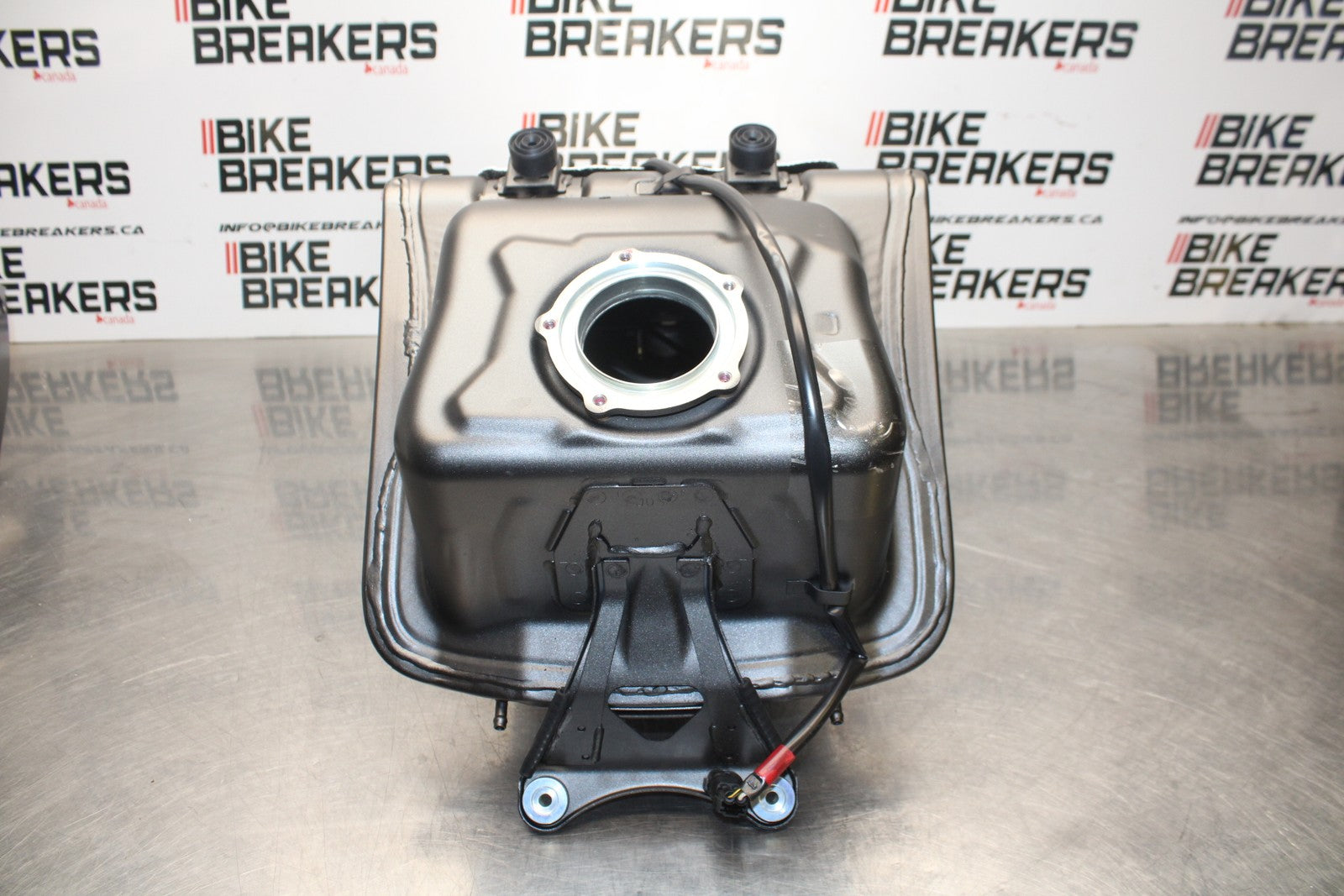23-24 KAWASAKI NINJA ZX14R NEW!! GAS TANK FUEL CELL PETROL RESERVOIR BB764