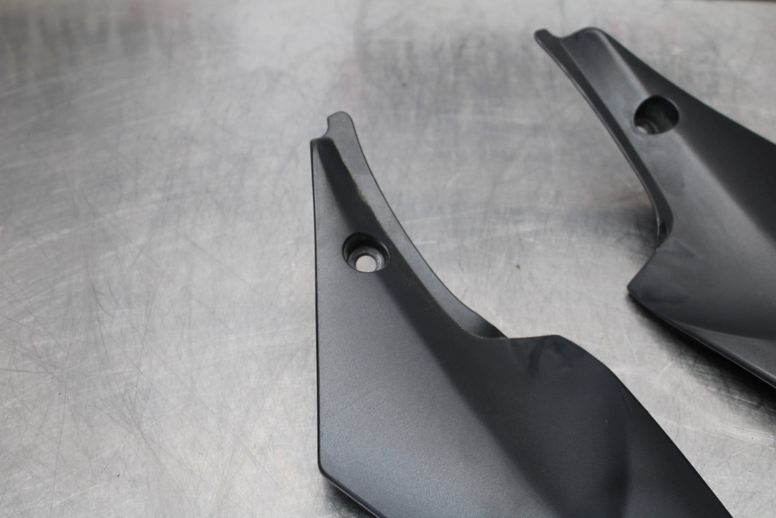 06-07 SUZUKI GSXR 600 RIGHT LEFT FRONT SIDE SEAT PANELS TRIMS COWLS BB178