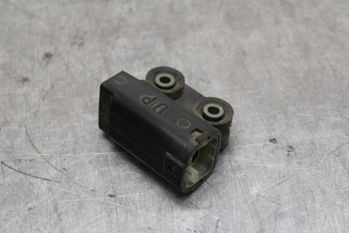 03-05 YAMAHA YZF R6  TIP OVER BANK ANGLE CRASH SENSOR SWITCH  BB132