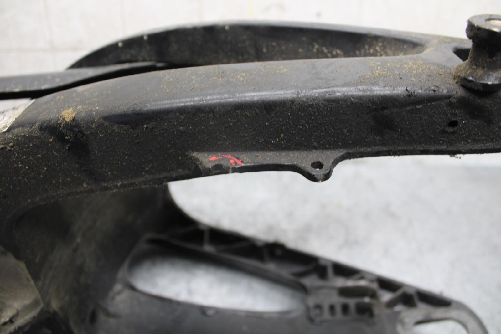 2003 Yamaha YZF R6 REAR SWINGARM BACK SUSPENSION SWING ARM 5SL-22110-01-00 BB539