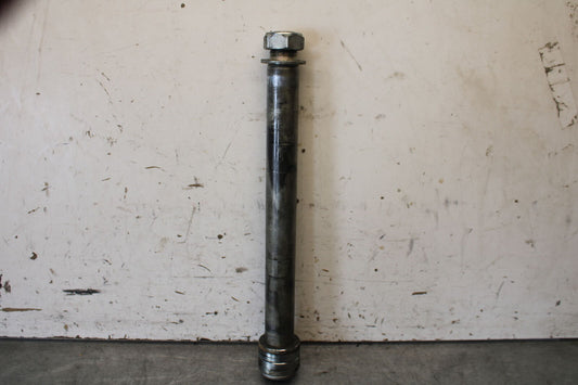 08-16 YAMAHA YZF R6 REAR AXLE BACK WHEEL RIM BOLT AXEL 2C0-25381-10-00 BB665
