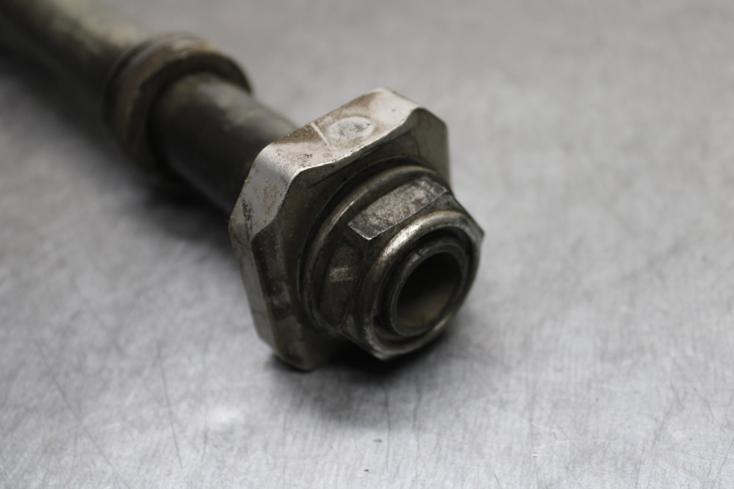08-10 SUZUKI GSXR 600 REAR AXLE BACK WHEEL RIM PIVOT BOLT AXEL BB753