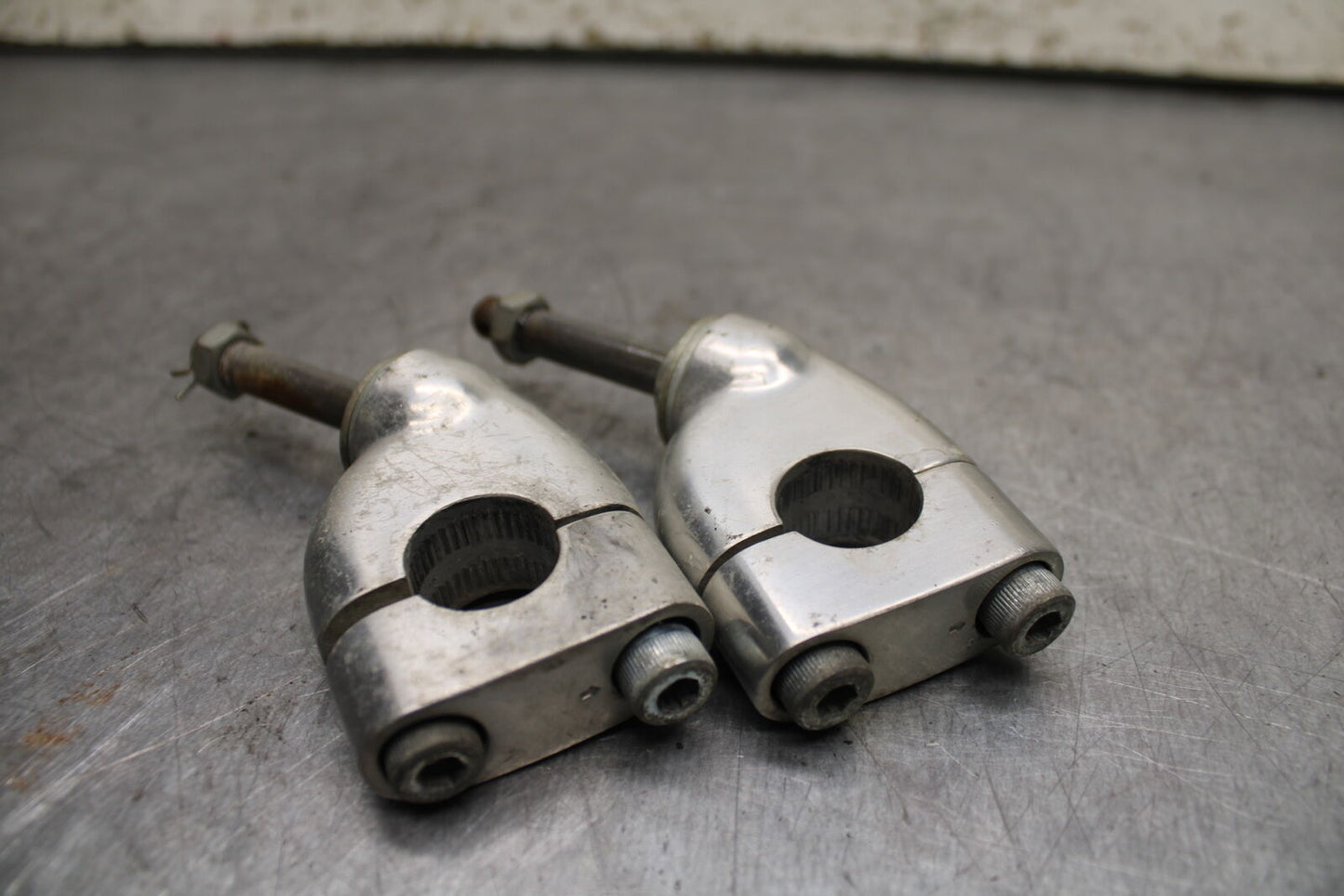 1984 Yamaha Virago 1000 HANDLEBAR RISERS BB117