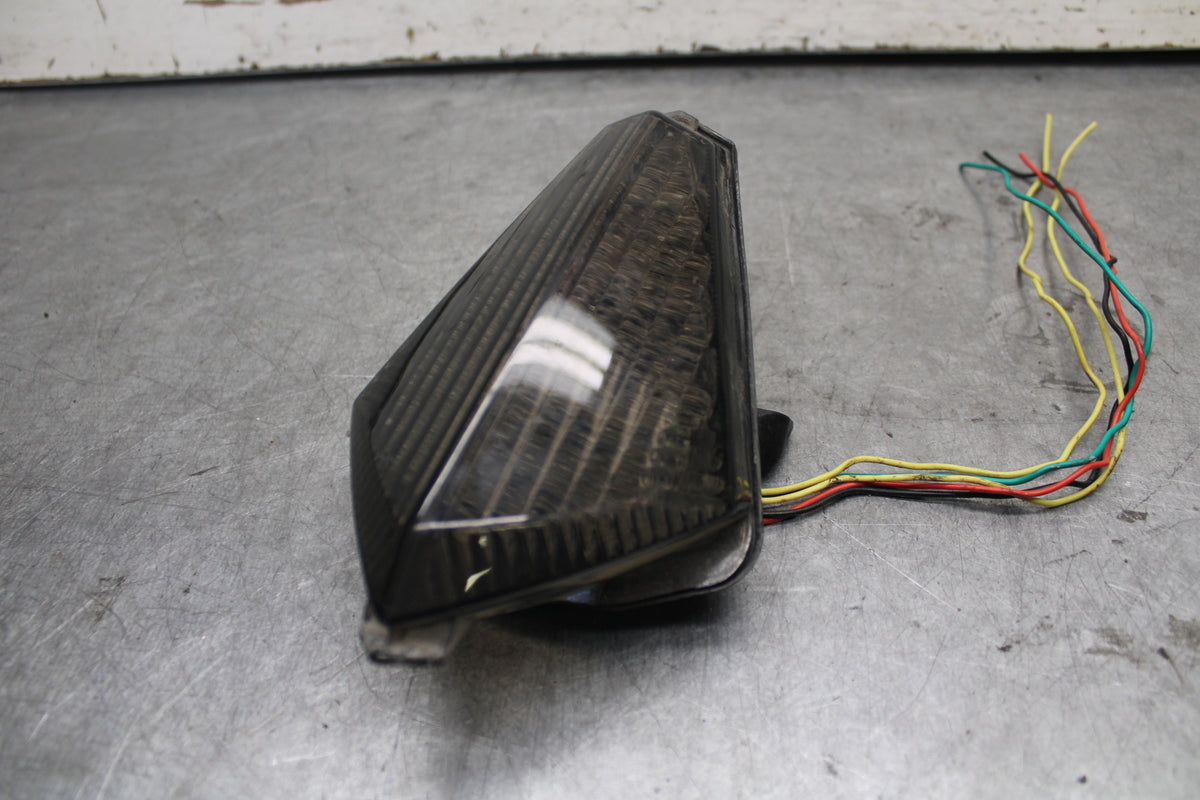 07-08 YAMAHA YZF R1 AFTERMARKET REAR TAIL TAILLIGHT BACK BRAKE LIGHT BB675