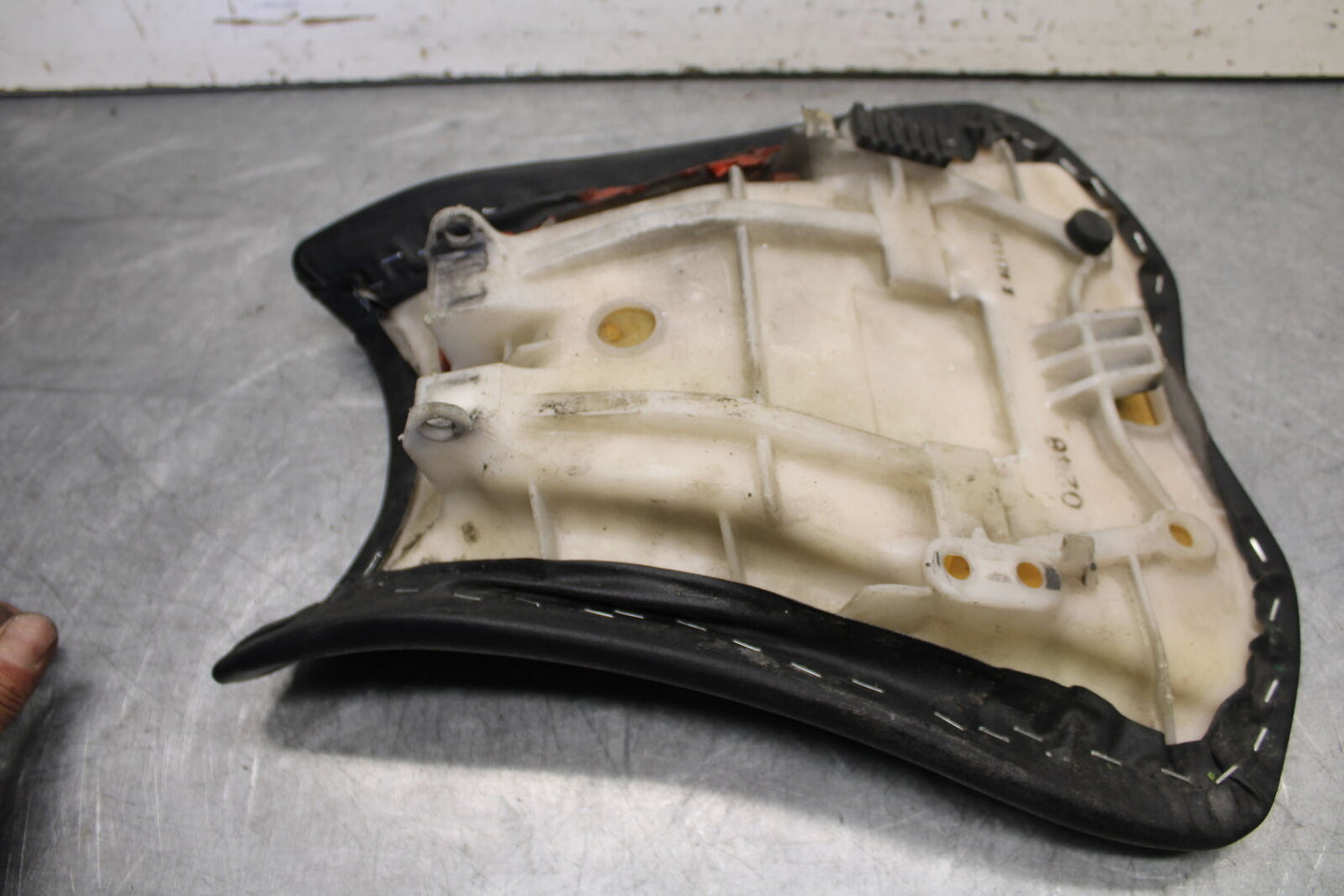 09-12 KAWASAKI NINJA ZX6R ZX600R FRONT DRIVERS SEAT PAD SADDLE PILLION BB656