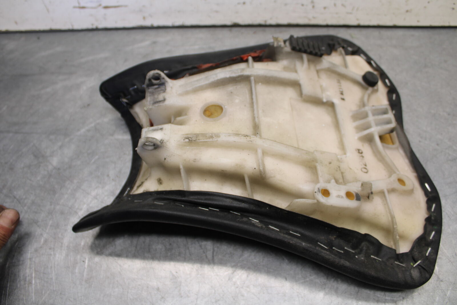 09-12 KAWASAKI NINJA ZX6R ZX600R FRONT DRIVERS SEAT PAD SADDLE PILLION BB656