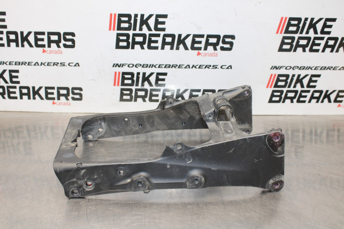 24-25 KAWASAKI NINJA ZX6R FRONT SUBFRAME SUB FRAME BB785