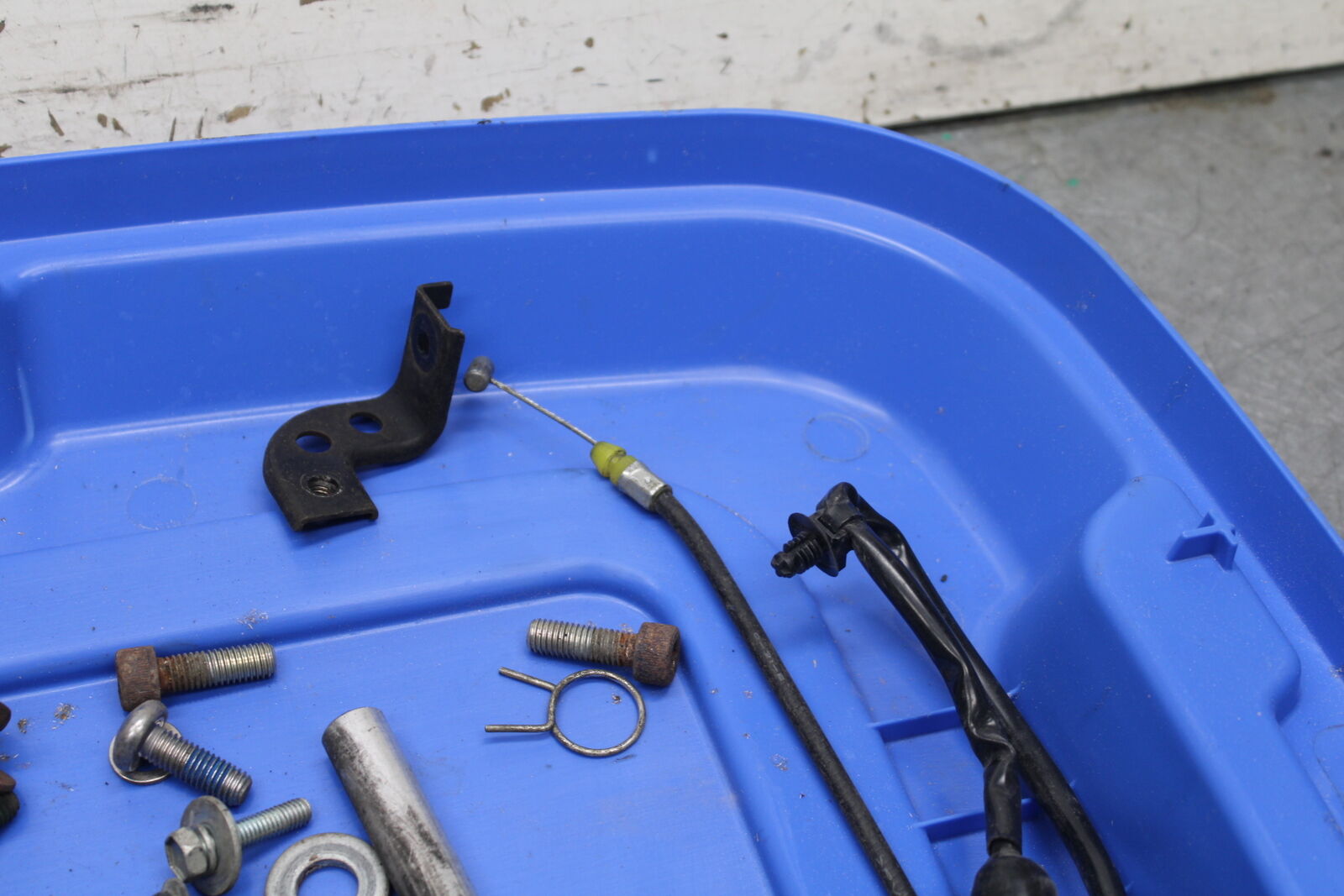 05-08 SUZUKI GSXR1000 MOUNTING BOLTS HARDWARE MOTOR SCREWS BB113