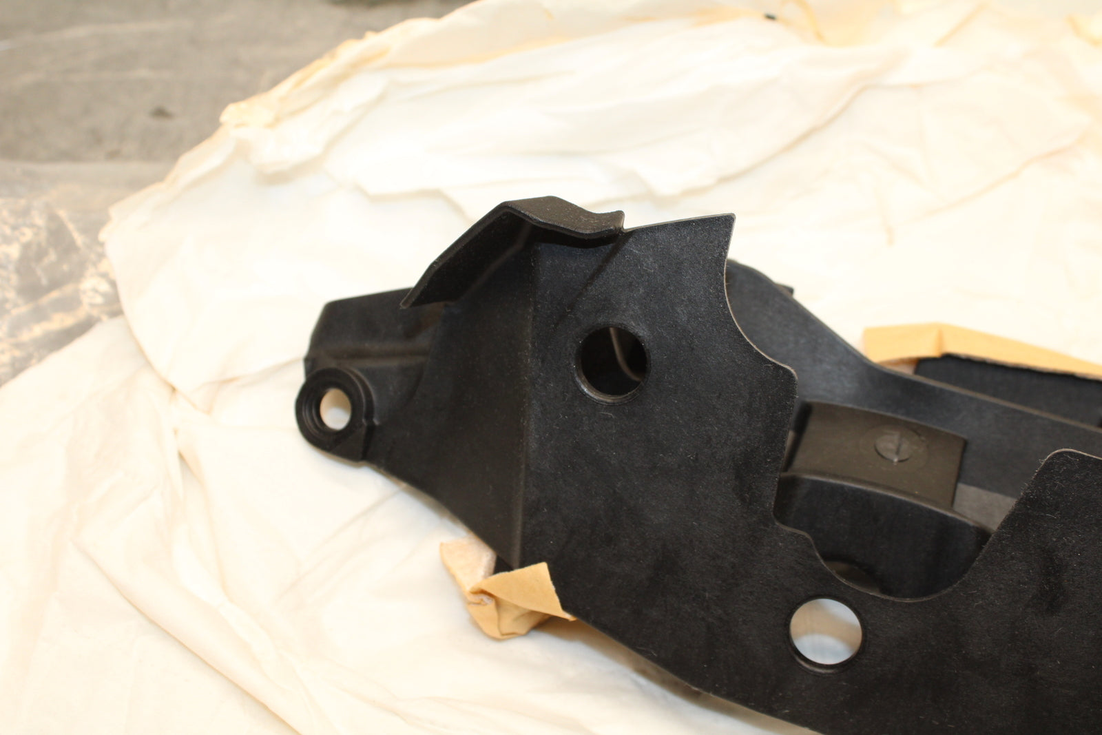 19-23 KAWASAKI NINJA ZX6R UPPER FAIRING MIRROR GAUGES STAY BRACKET BB749