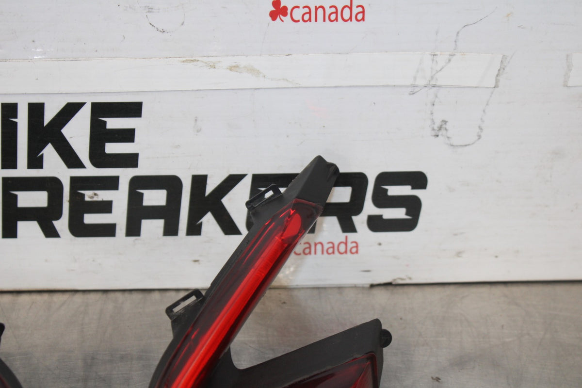16 DUCATI 959 PANIGALE REAR TAIL TAILLIGHT BACK BRAKE LIGHT BB912