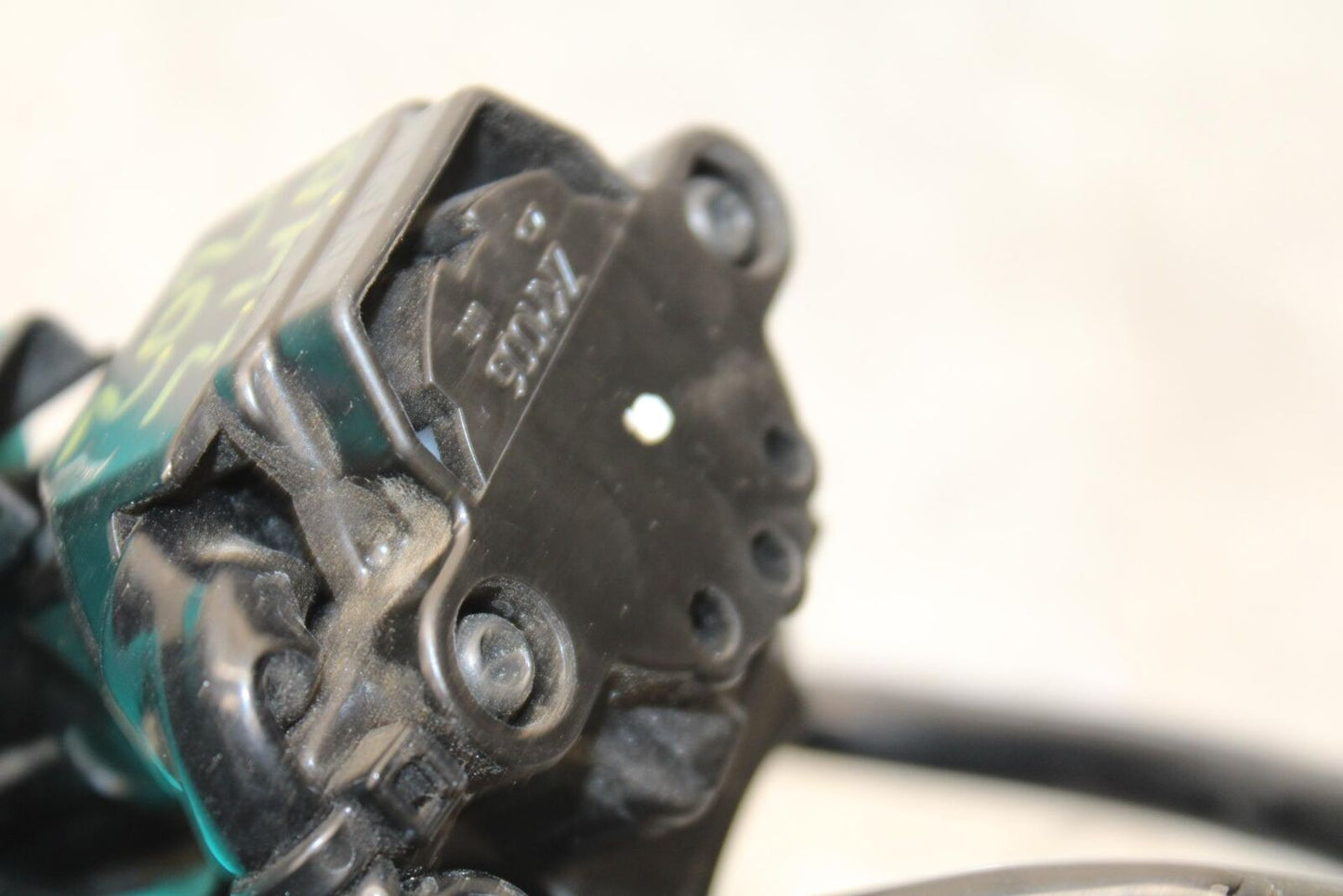 19-22 KAWASAKI Z400 IGNITION LOCK KEY SET W/ GAS CAP AND SEAT LOCK BB586