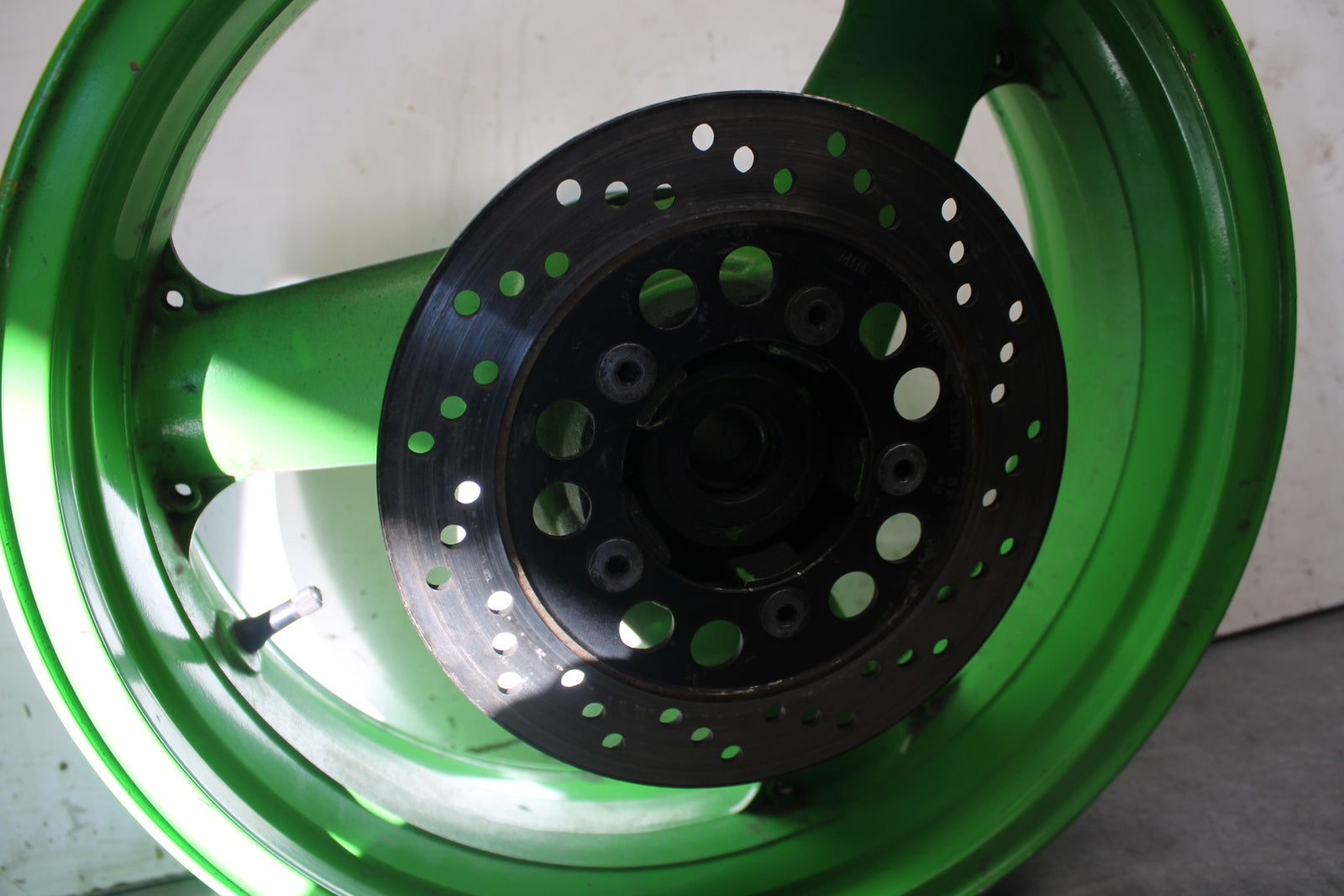 96-03 KAWASAKI NINJA ZX9R REAR WHEEL BACK RIM BB05