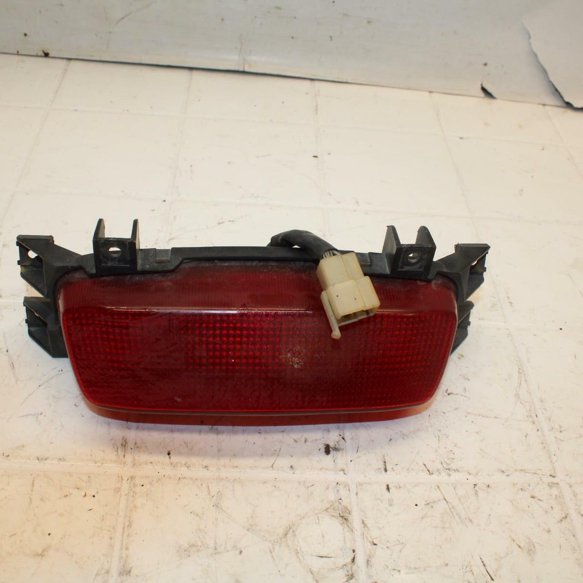 93-96 SUZUKI GSXR1100W REAR TAIL TAILLIGHT BACK BRAKE LIGHT BB12