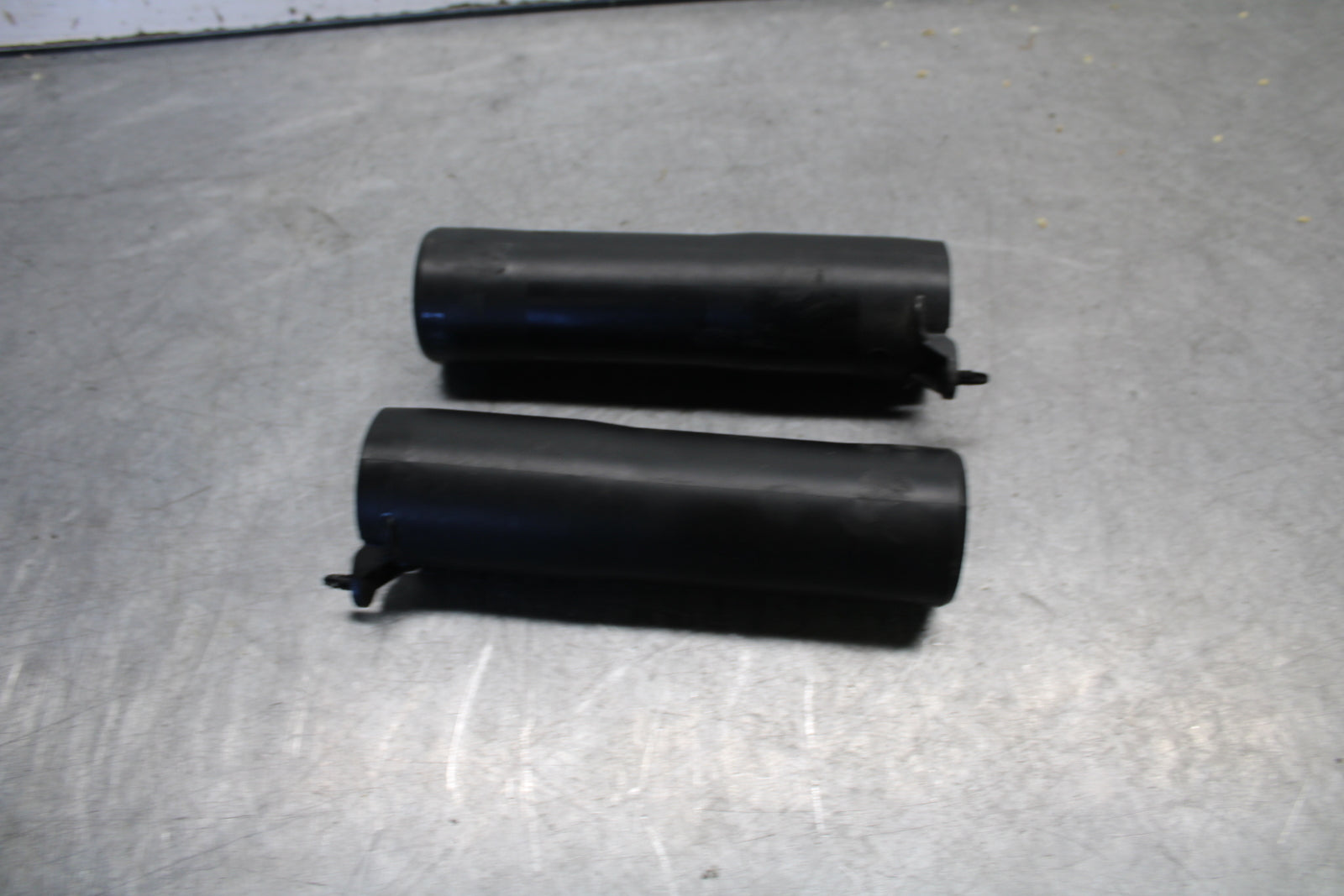 18-24 YAMAHA MT-07 FRONT FORK GUARDS SET PAIR BB662