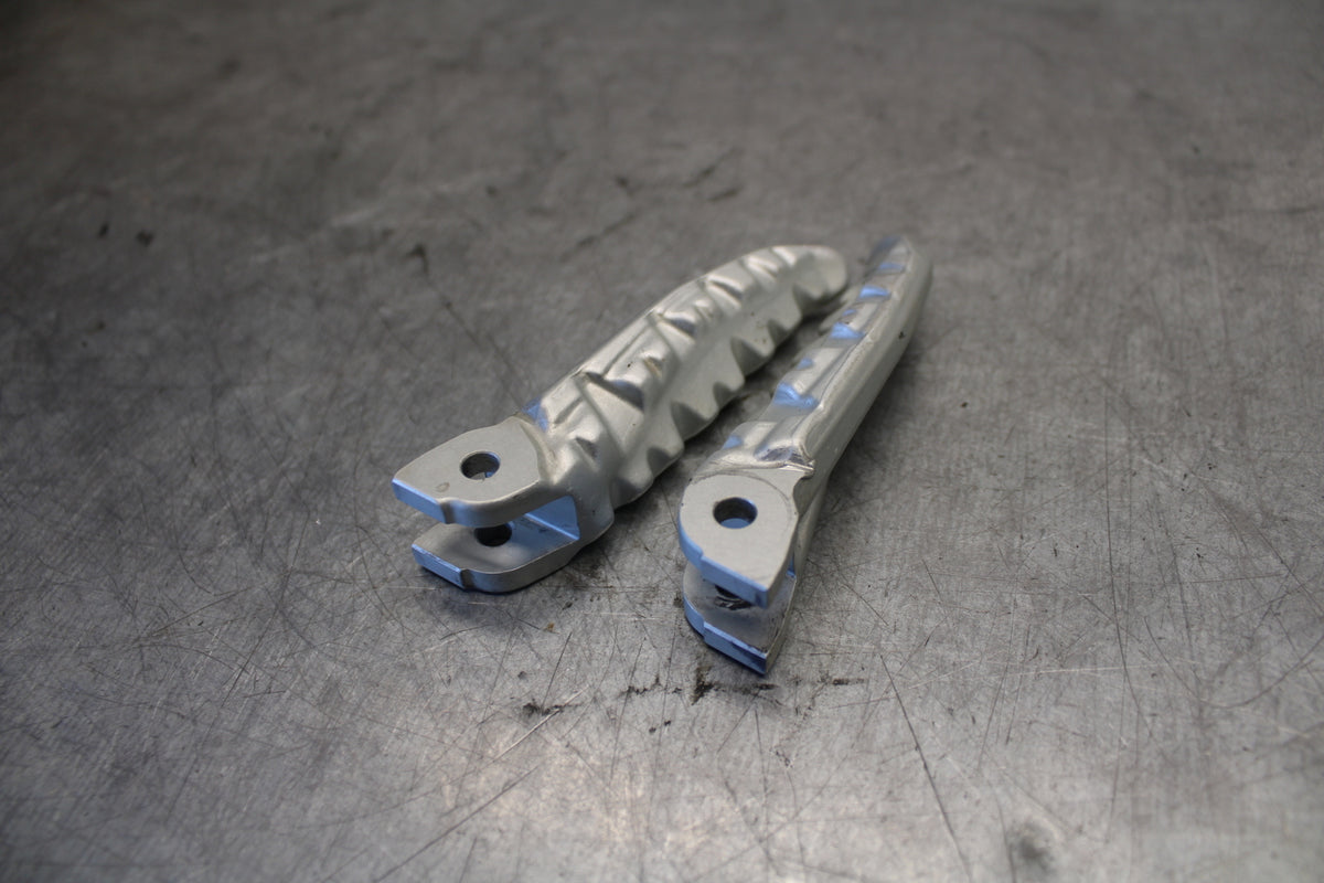 07-08 DUCATI 1098 FRONT FOOT RESTS PEGS STEPS SET PAIR BB699