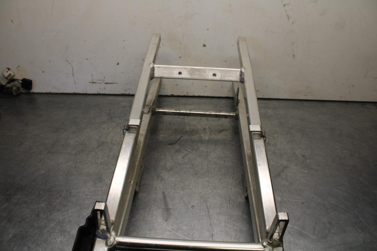 01-06 HONDA CBR600F4I REAR SUBFRAME BACK SUB FRAME 50200-MBW-D20 BB626