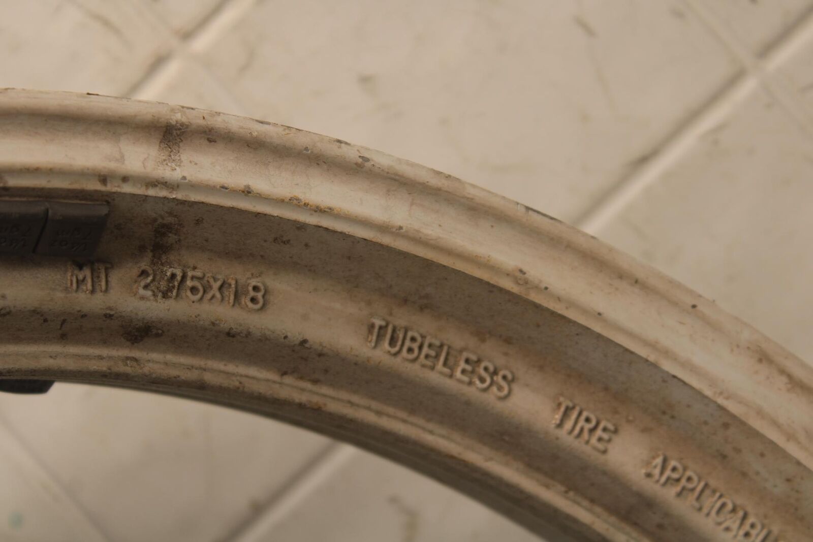 1988 Yamaha FZ600 REAR WHEEL AND ROTOR BACK BRAKE DISC BB601