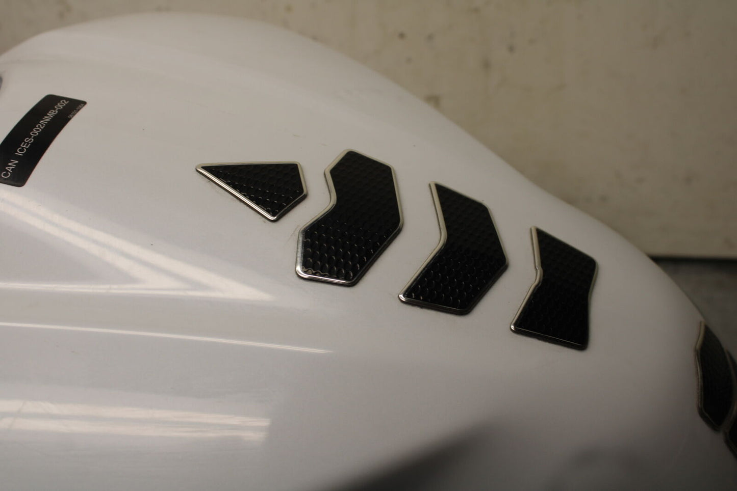 18-23 KAWASAKI NINJA 400 GAS TANK FUEL CELL PETROL RESERVOIR BB660