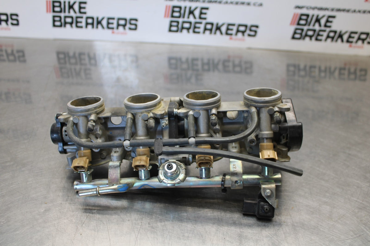 03-04 HONDA CBR600RR MAIN FUEL INJECTORS / THROTTLE BODIES BB661