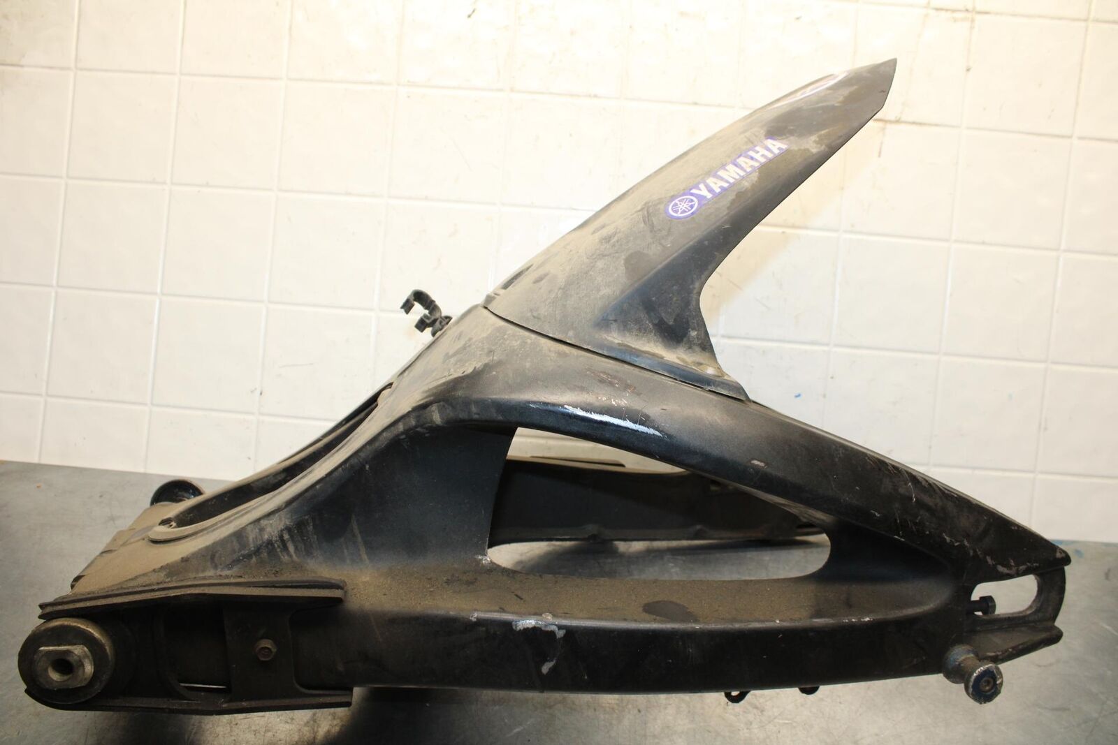 2007 Yamaha YZF R6S REAR SWINGARM BACK SUSPENSION 5SL-22110-01-00 BB594