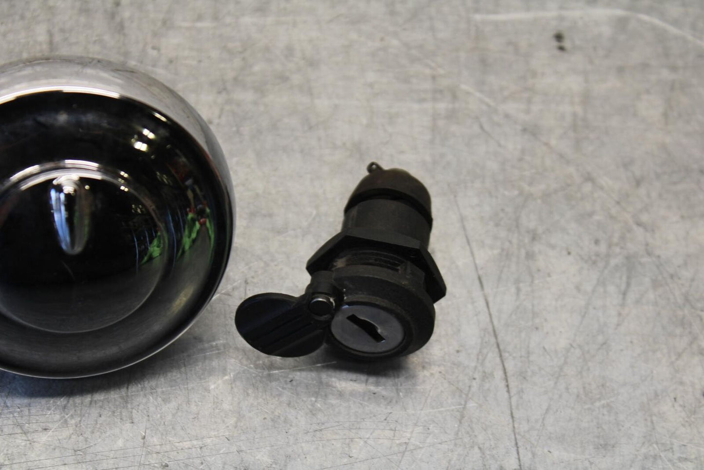 07-08 YAMAHA V STAR 1100 IGNITION LOCK KEY SET W/ GAS CAP AND SEAT LOCK BB71