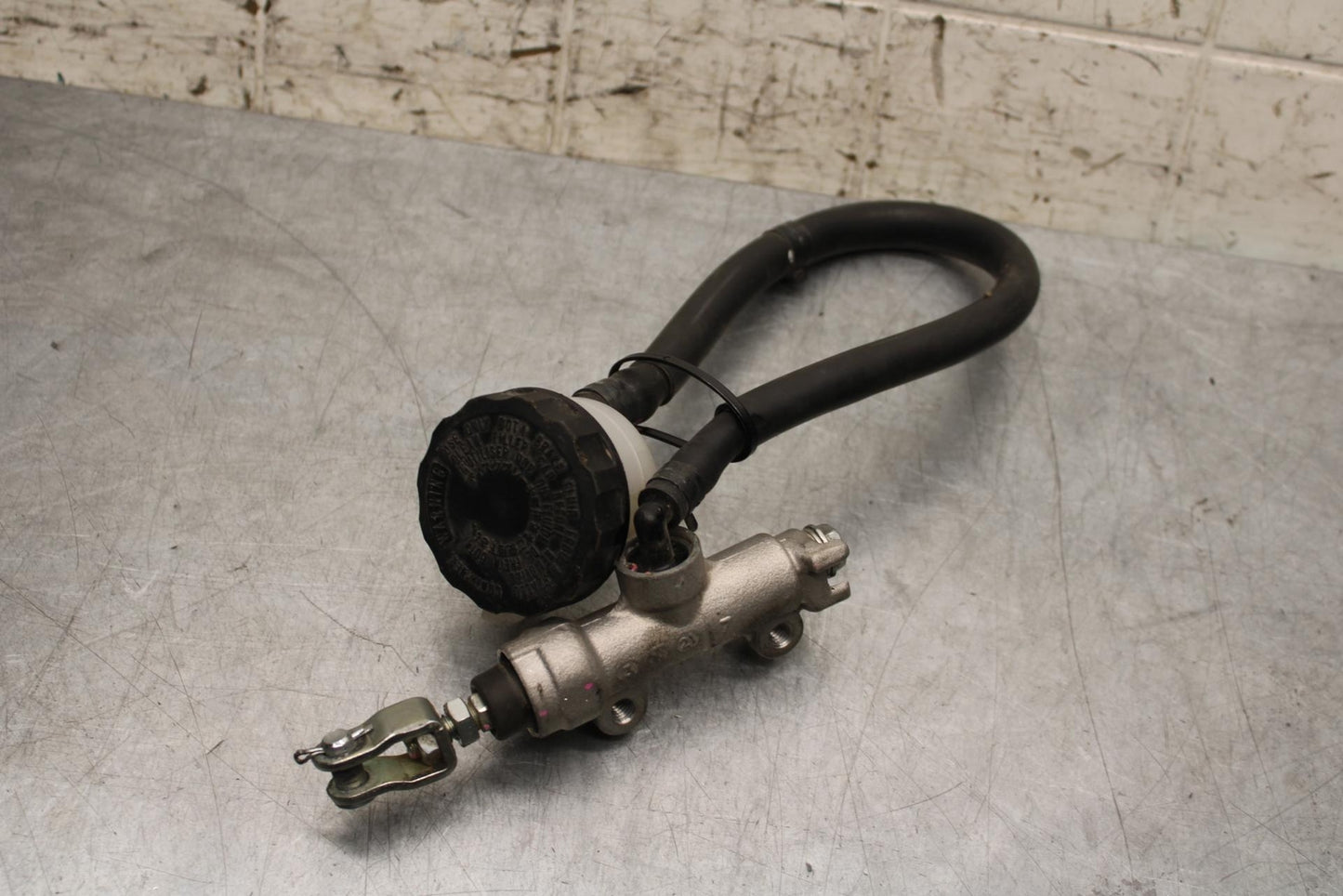 2014 Kawasaki Ninja 650 EX650E REAR BACK BRAKE MASTER CYLINDER W RESERVOIR BB569