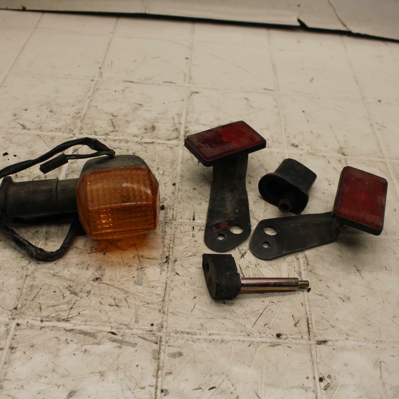 01 KAWASAKI NINJA ZX6R LEFT REAR TURN SIGNAL LIGHT INDICATOR BB25