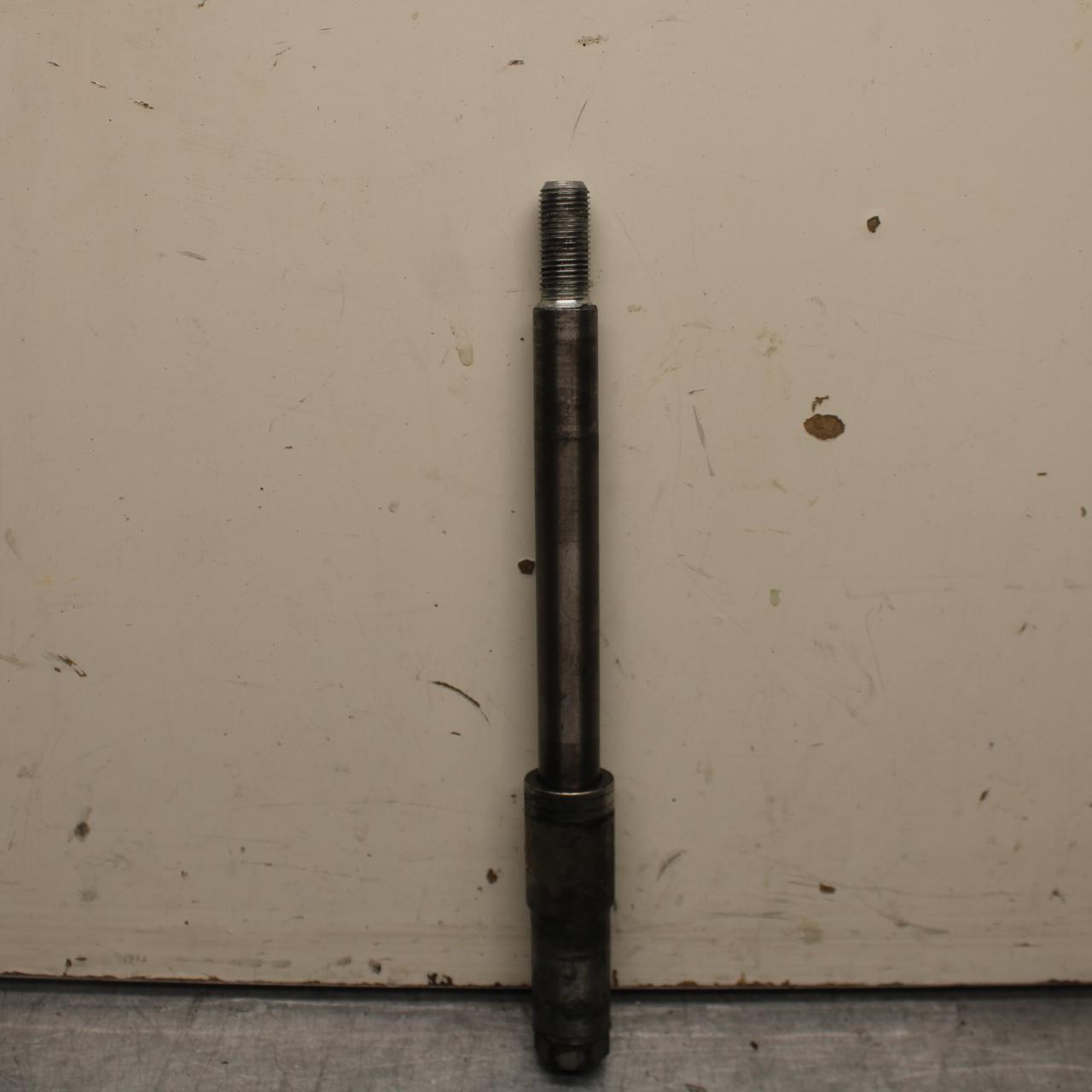 1985 Honda Shadow 500 VT500C FRONT WHEEL RIM AXLE PIVOT BOLT 44301-MF5-750 BB615