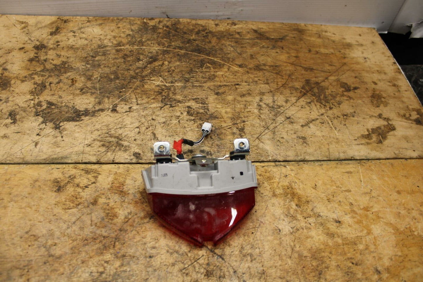 11-21 SUZUKI GSXR600 REAR TAIL TAILLIGHT BACK BRAKE LIGHT BB346