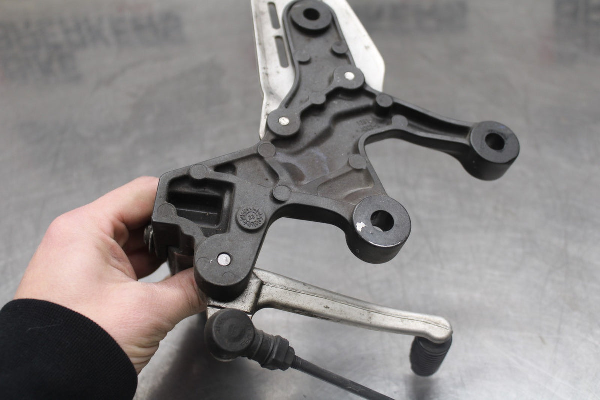 23 KAWASAKI Z900RS LEFT REARSET REAR SET FOOT PEG W SHIFTER BB935